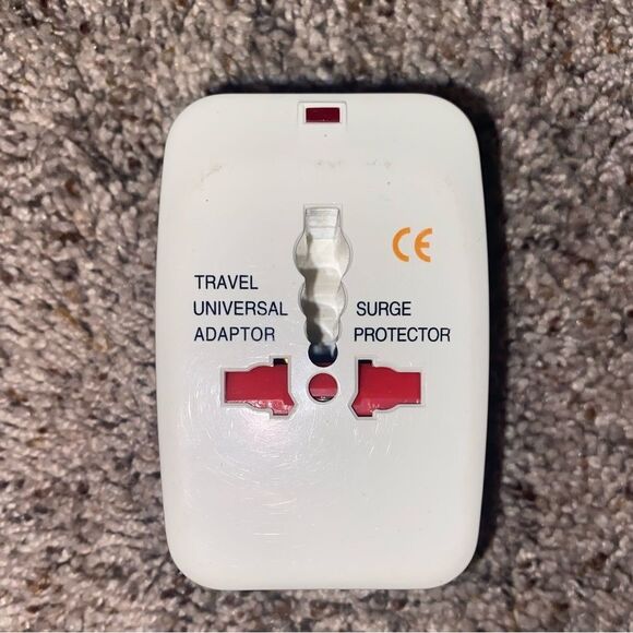 UNIVERSAL TRAVEL OUTLET ADAPTER & SURGE PROTECTOR - Picture 1 of 6